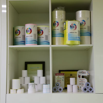 এটিএম পিওএস রোলের জন্য 80mmx80mm রোলস পর্যন্ত মসৃণ তাপীয় কাগজ